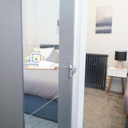 Castle View Apartment Dudley Bagian luar foto